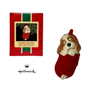 Hallmark "Slipper Spaniel" Keepsake Ornament, (QX4724), Vintage - (1988)